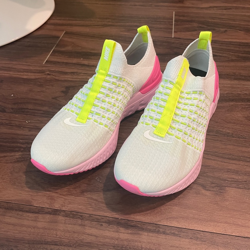Nike React Phantom Run Flyknit 2